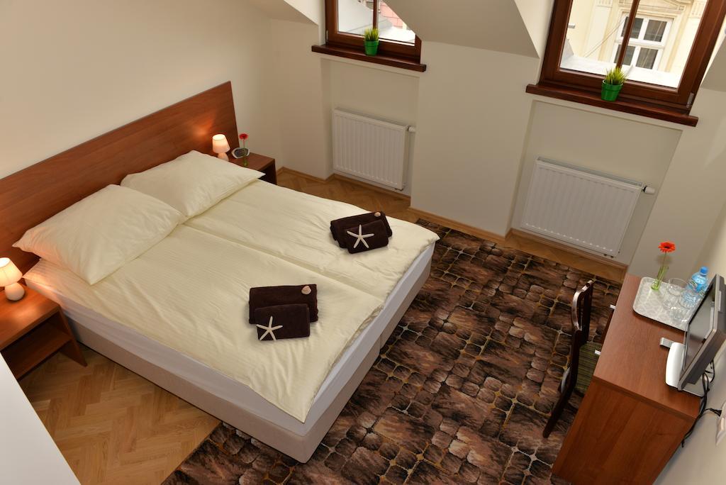 Royal Route 29 Comfort Rooms Красков Стая снимка