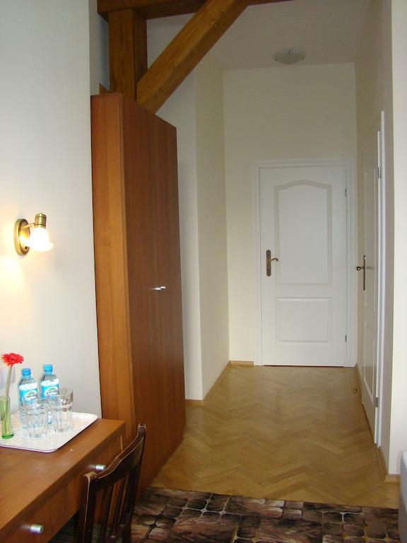 Royal Route 29 Comfort Rooms Красков Екстериор снимка