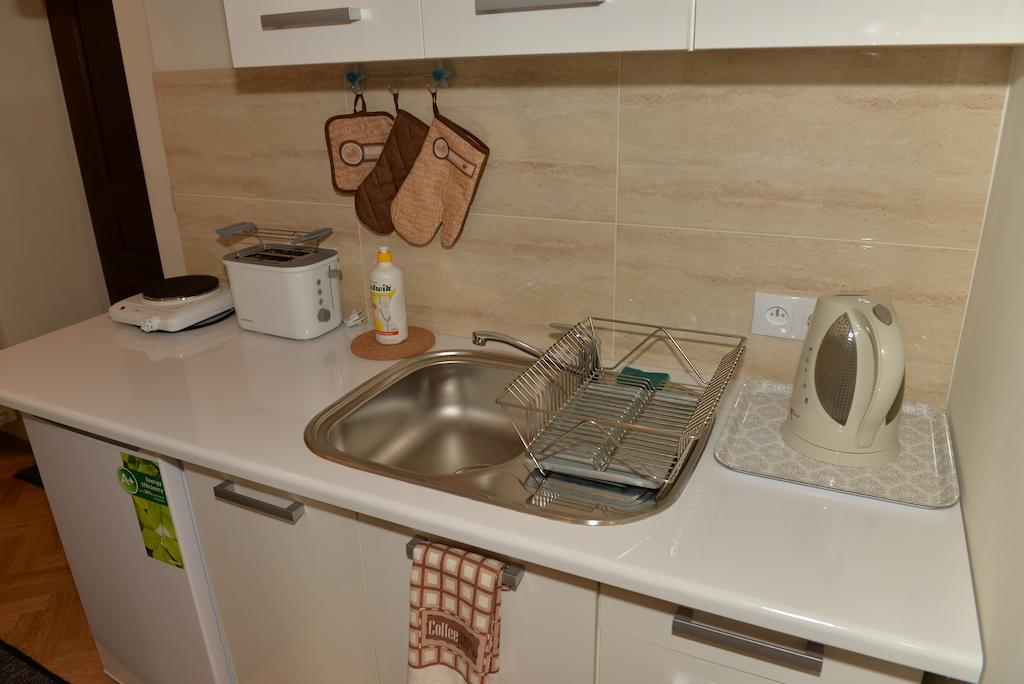 Royal Route 29 Comfort Rooms Красков Екстериор снимка