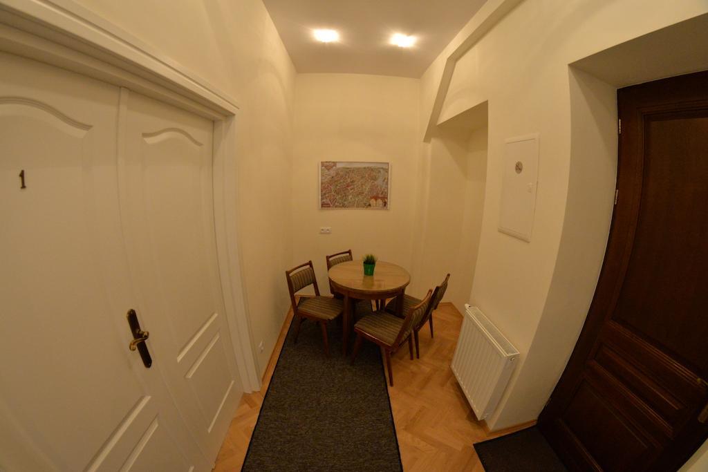 Royal Route 29 Comfort Rooms Красков Екстериор снимка