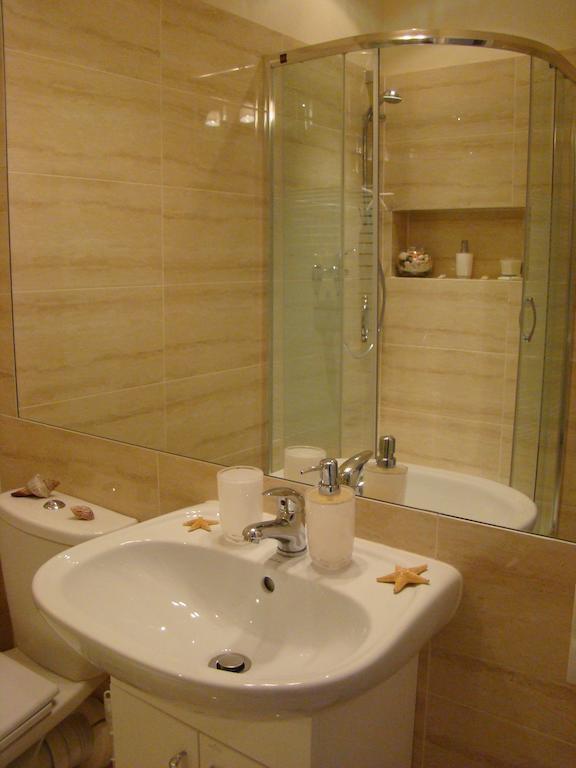 Royal Route 29 Comfort Rooms Красков Стая снимка
