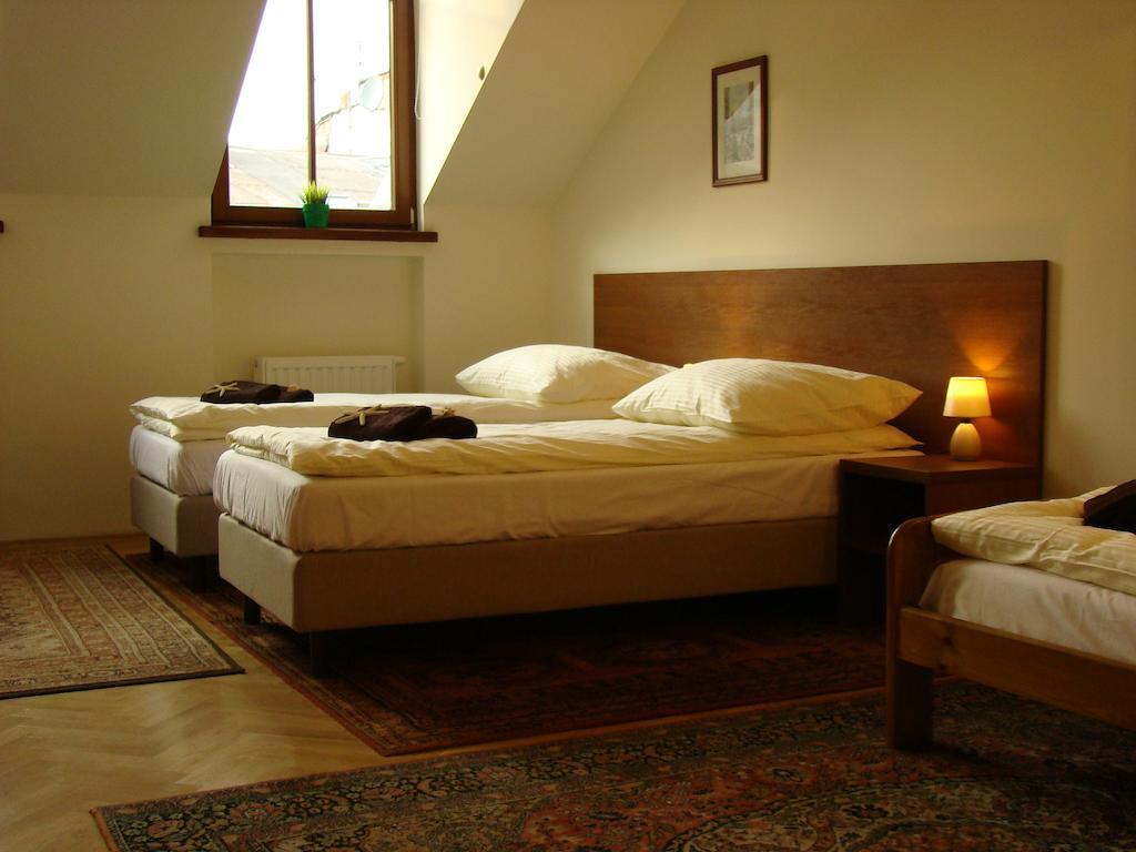 Royal Route 29 Comfort Rooms Красков Стая снимка