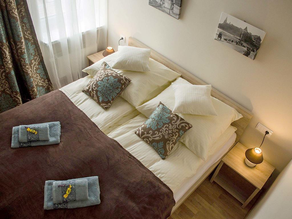 Royal Route 29 Comfort Rooms Красков Екстериор снимка