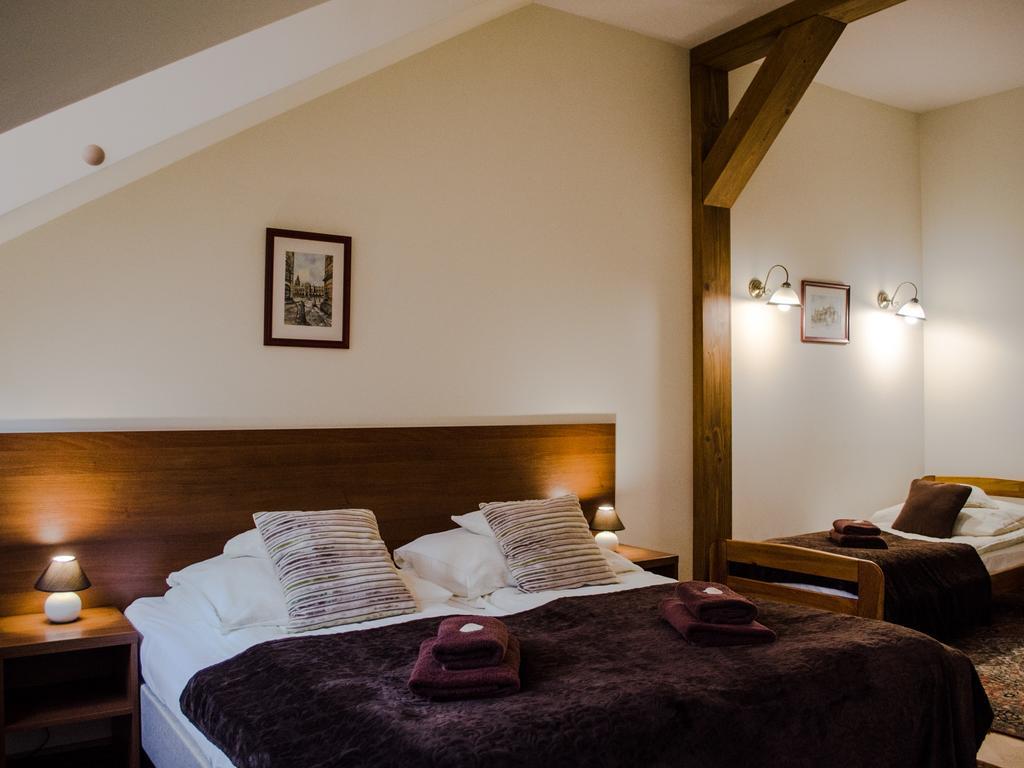 Royal Route 29 Comfort Rooms Красков Екстериор снимка