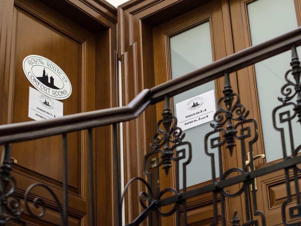 Royal Route 29 Comfort Rooms Красков Екстериор снимка