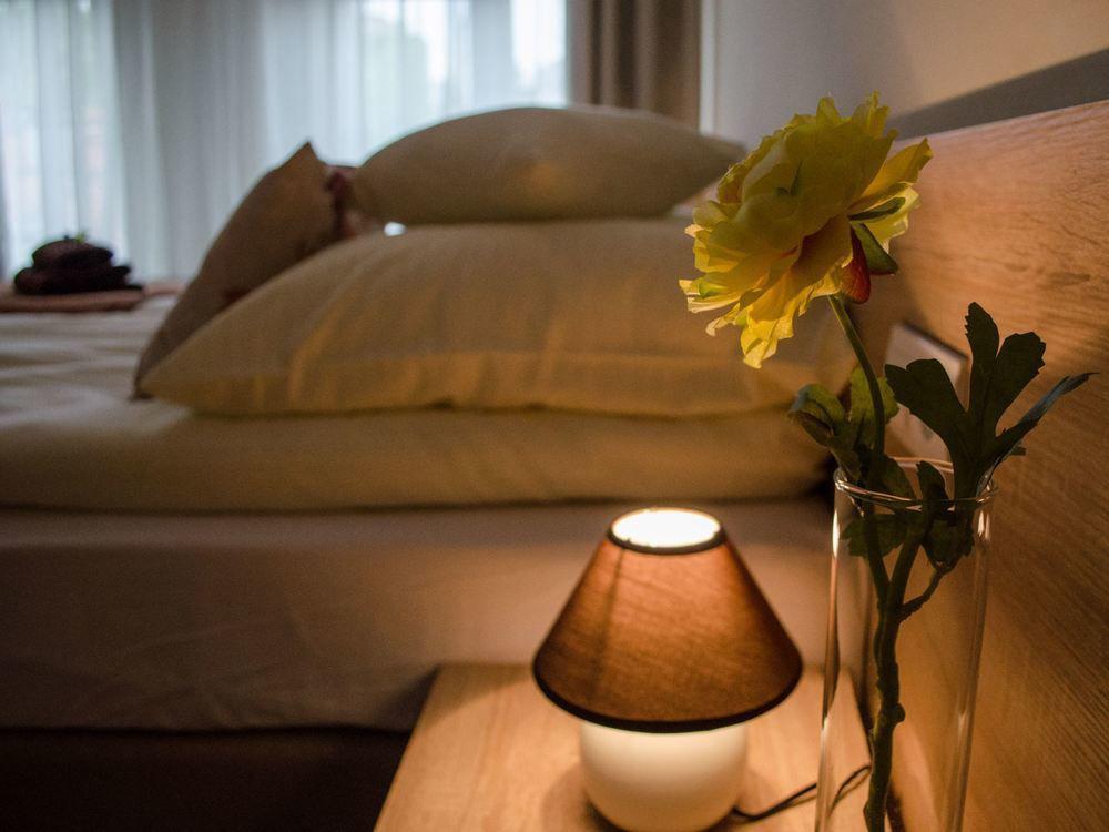 Royal Route 29 Comfort Rooms Красков Екстериор снимка