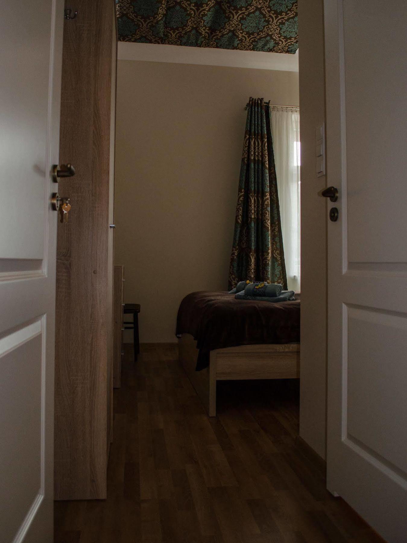 Royal Route 29 Comfort Rooms Красков Екстериор снимка