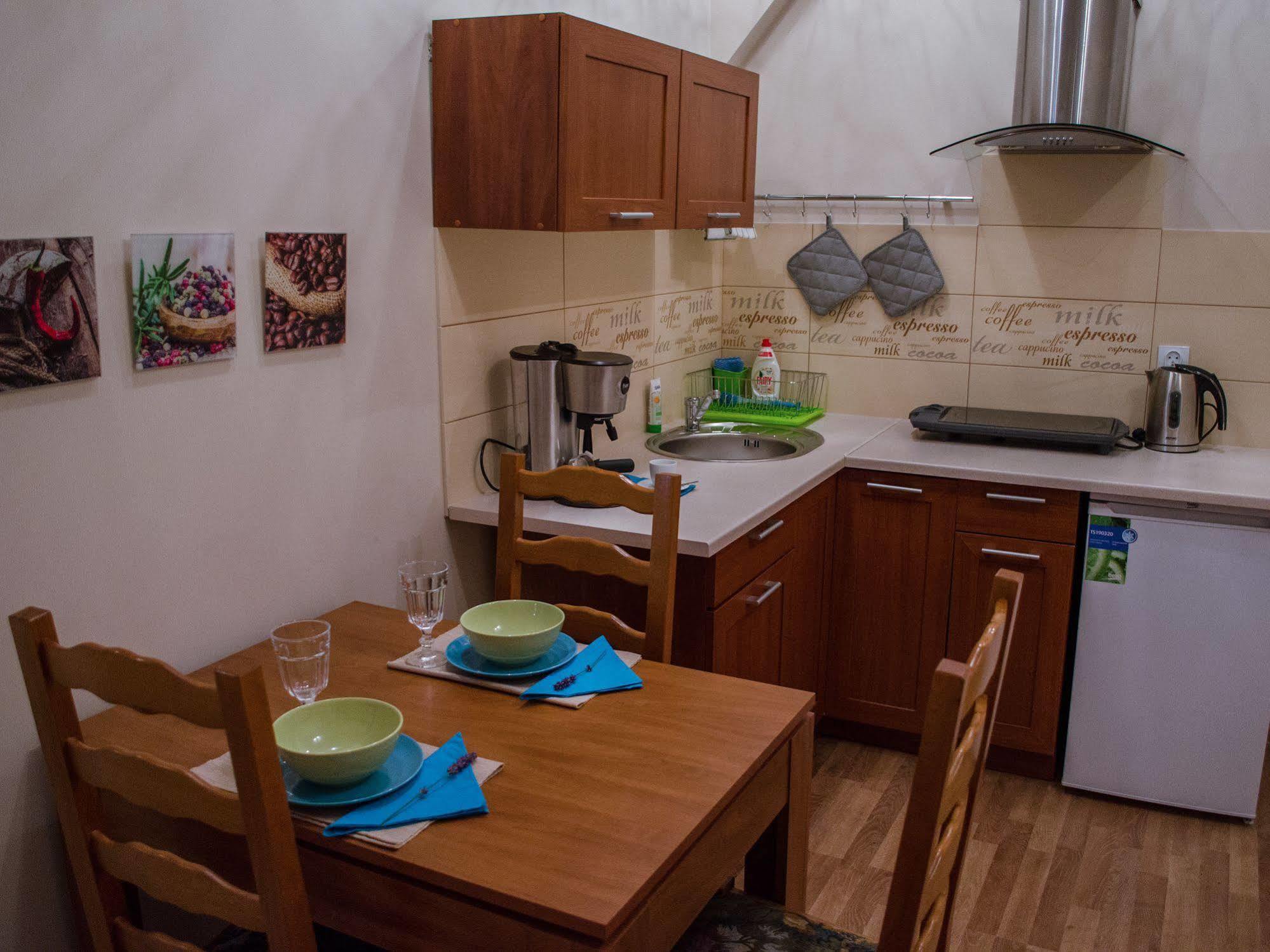 Royal Route 29 Comfort Rooms Красков Екстериор снимка
